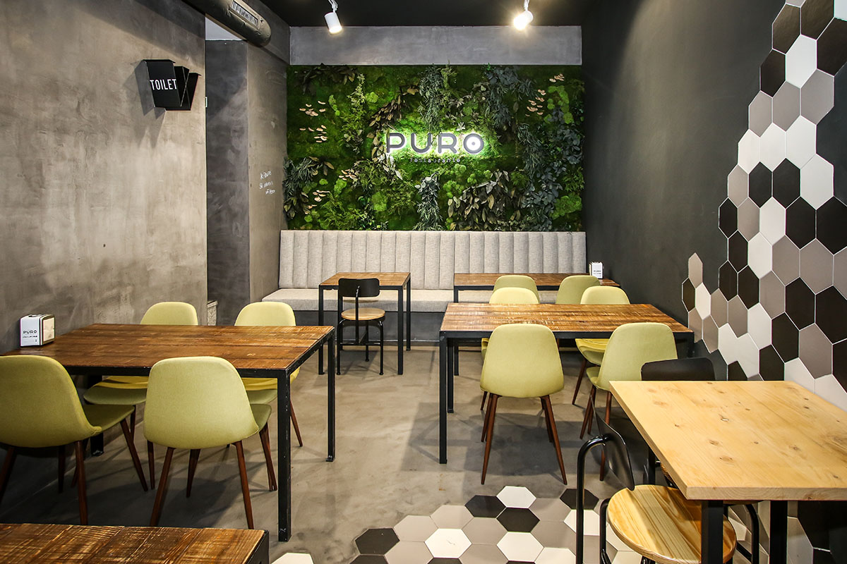 pared-vegetal-diseño-restaurante-moderno