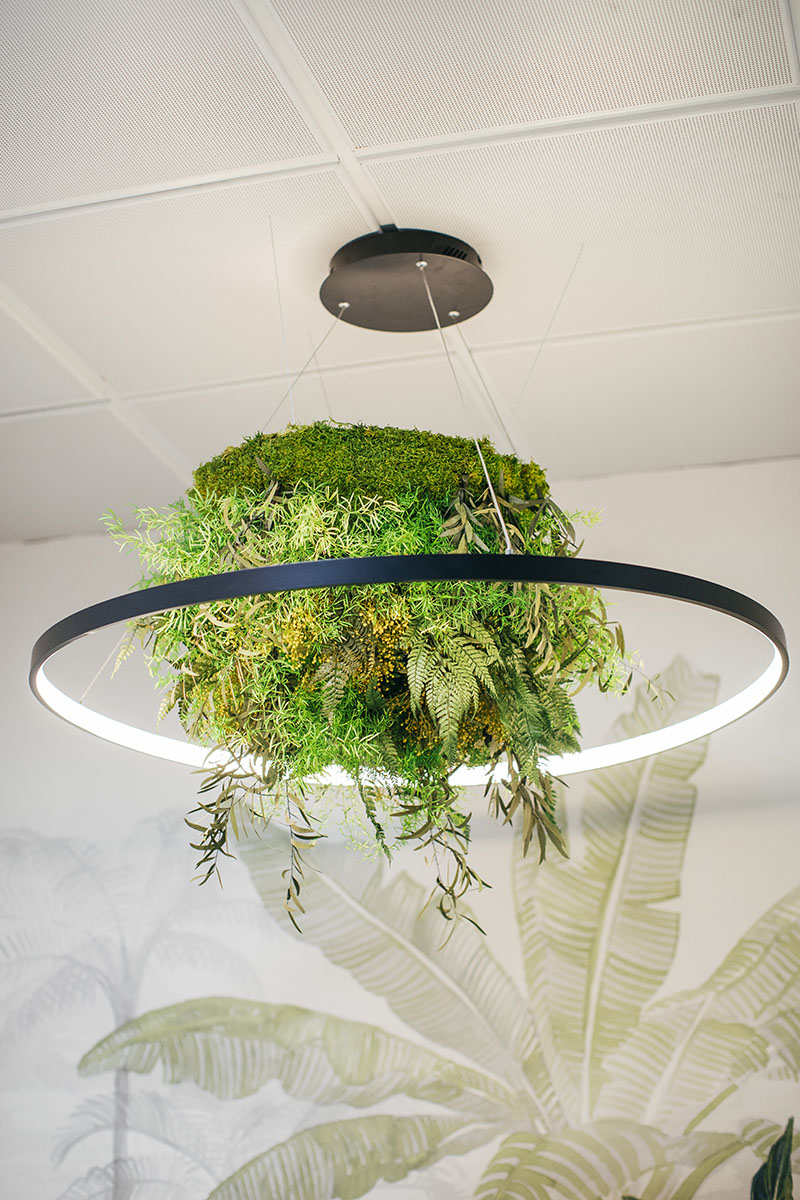 Green lamp for biophilic lamps